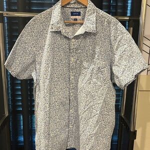 Apt. 9 Men's White and Blue Patterned Shirt